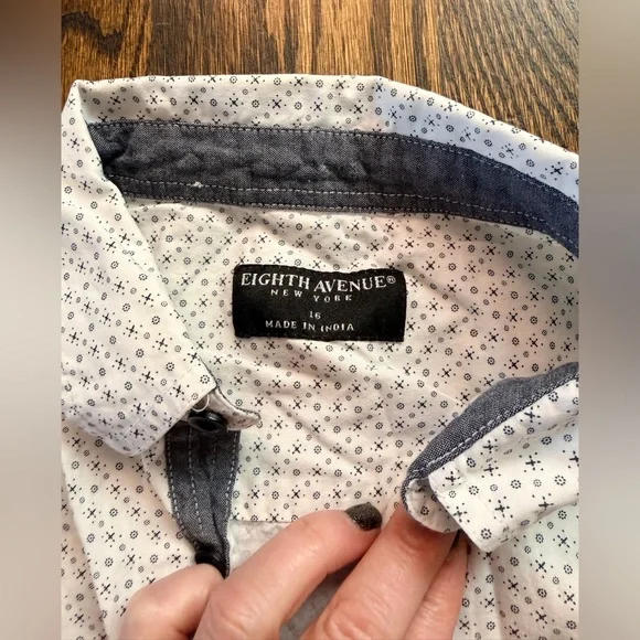 Eighth Avenue White Polka Dot button down Shirt 16 - Picture 2 of 3